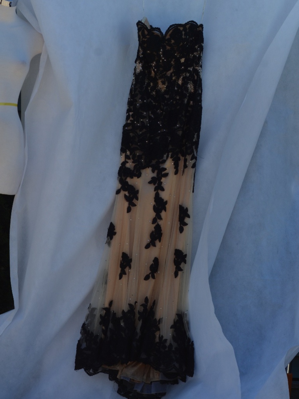 Nude & Black Lace& Beaded  Gown Size S Fabuluxe Couture - Picture 2 of 16